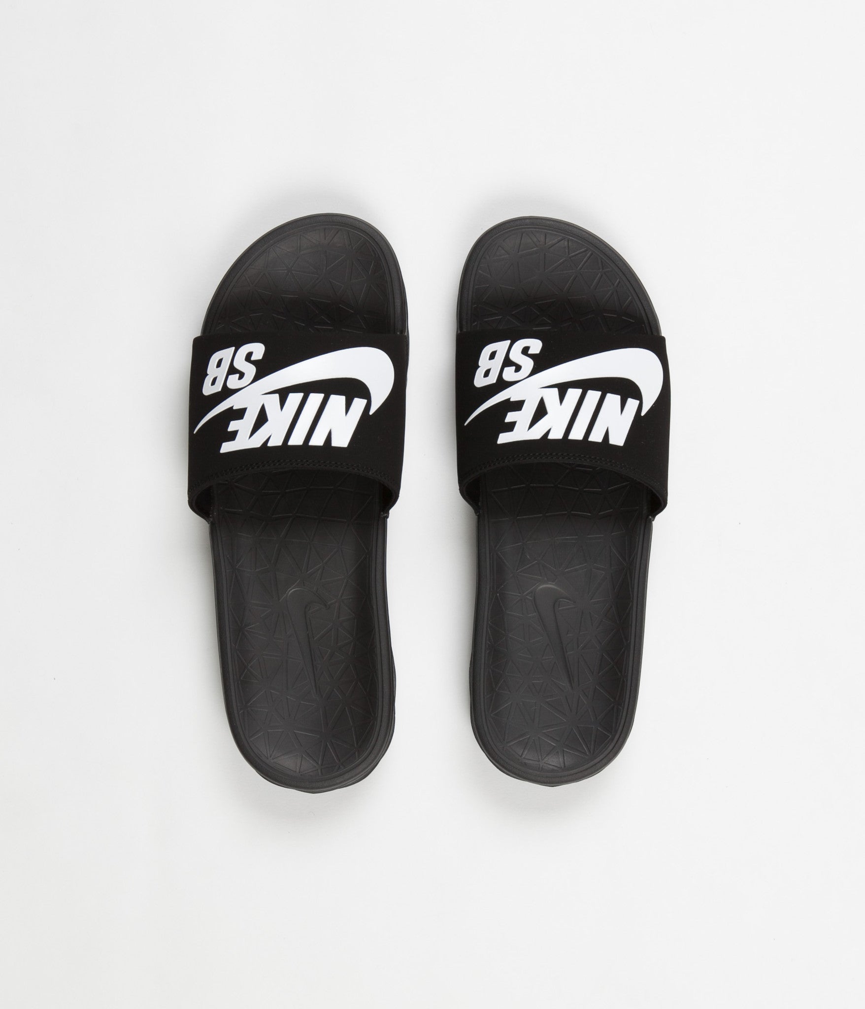 nike sb benassi