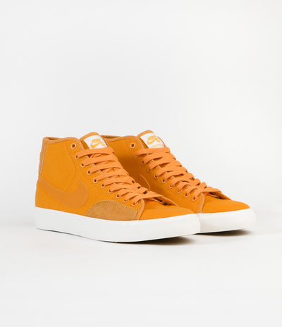 Nike SB Blazer Court Mid Premium Shoes - Light Curry / Light Curry - Light Curry - Sail