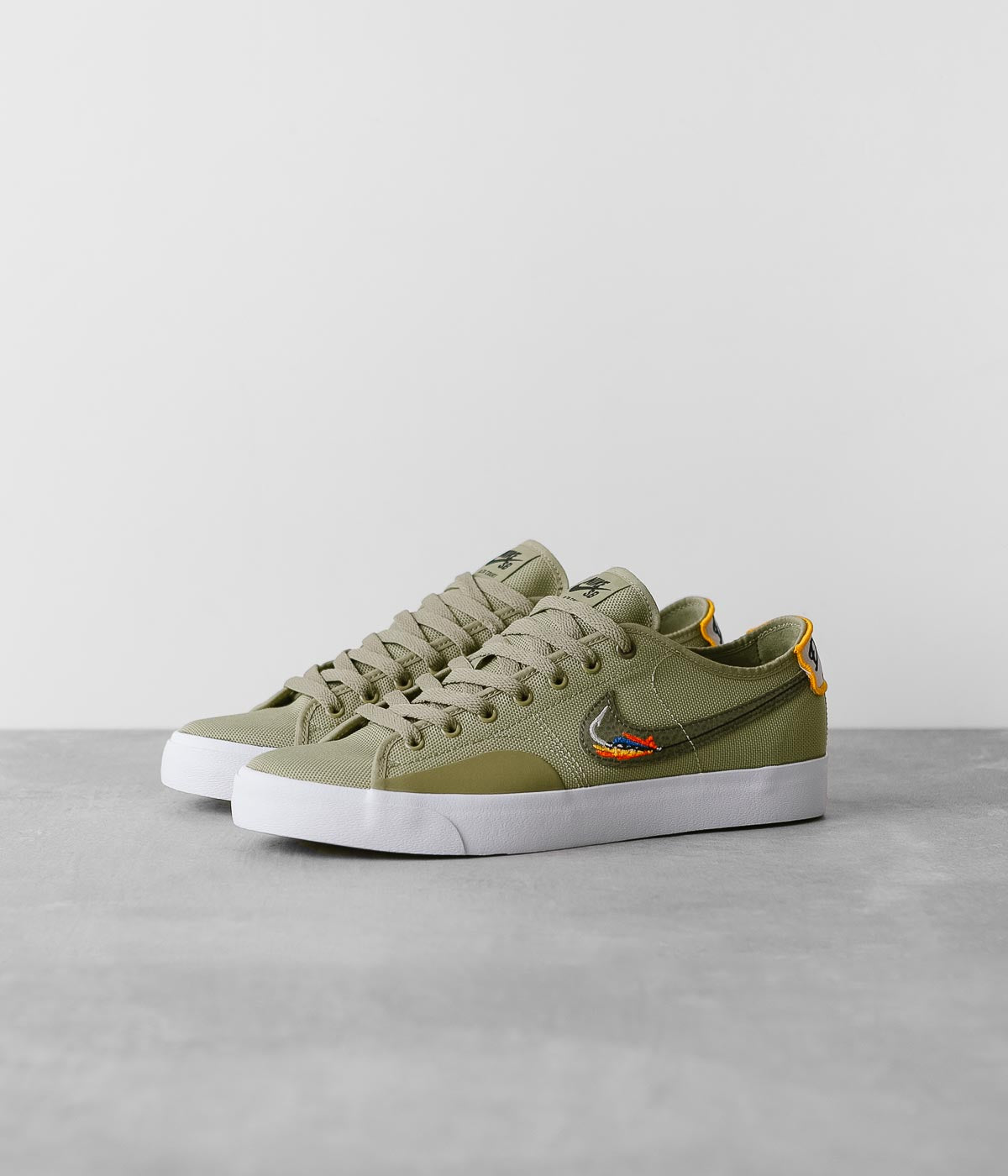 Nike SB Blazer Court DVDL Shoes - Dusty Olive / Medium Olive