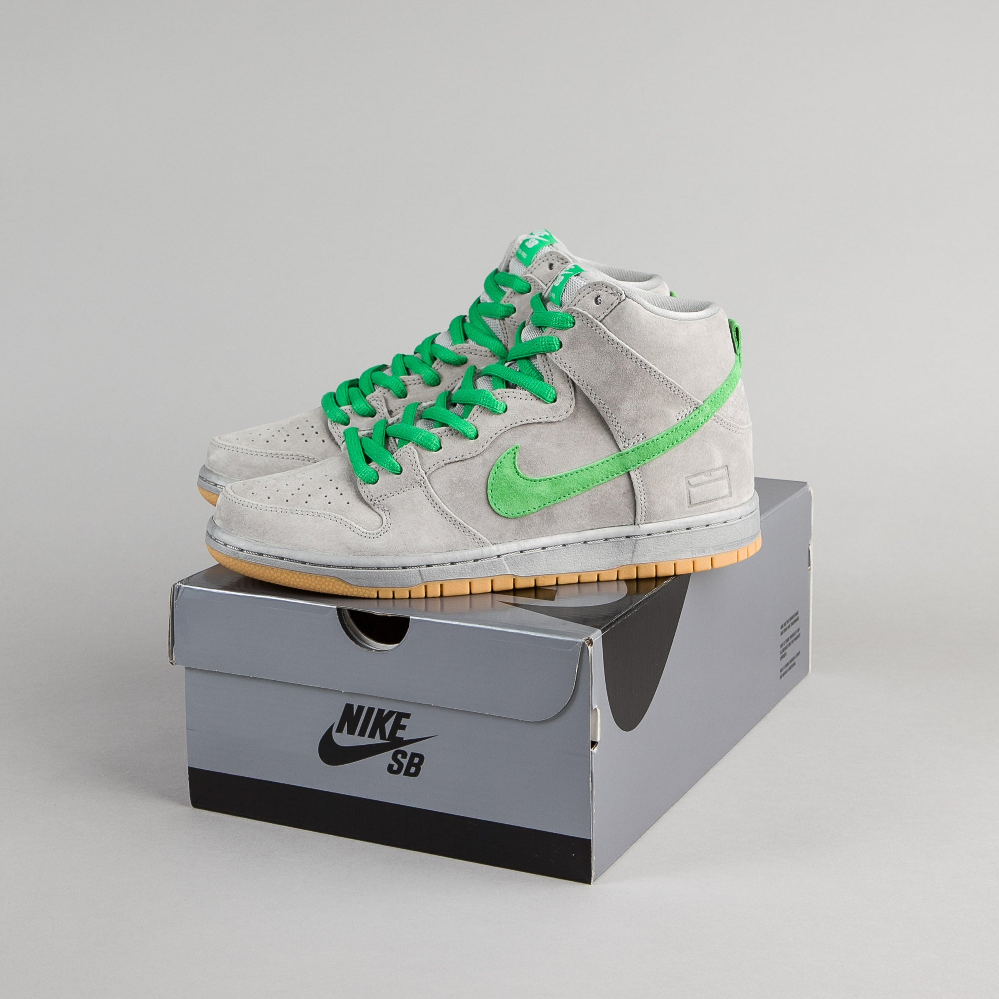 nike sb dunk silver box