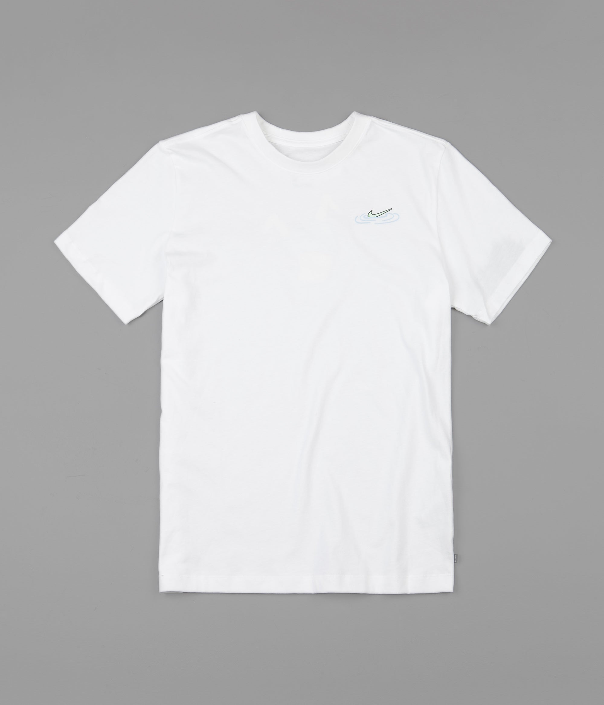 white tshirt nike