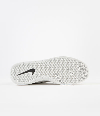 nike sb nyjah free white black