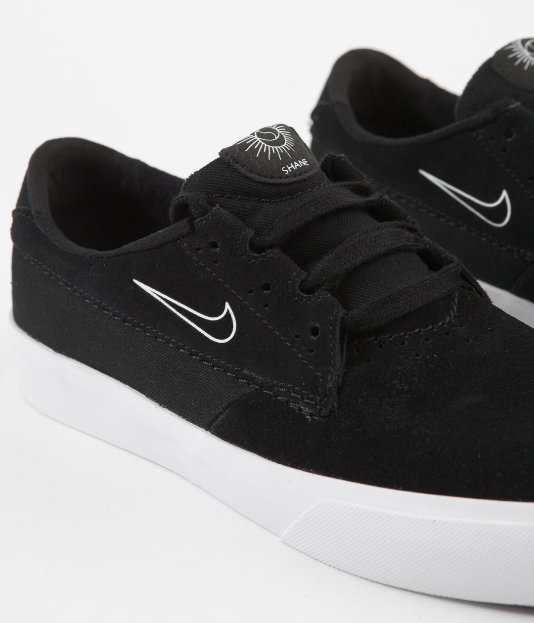 black nike sb trainers