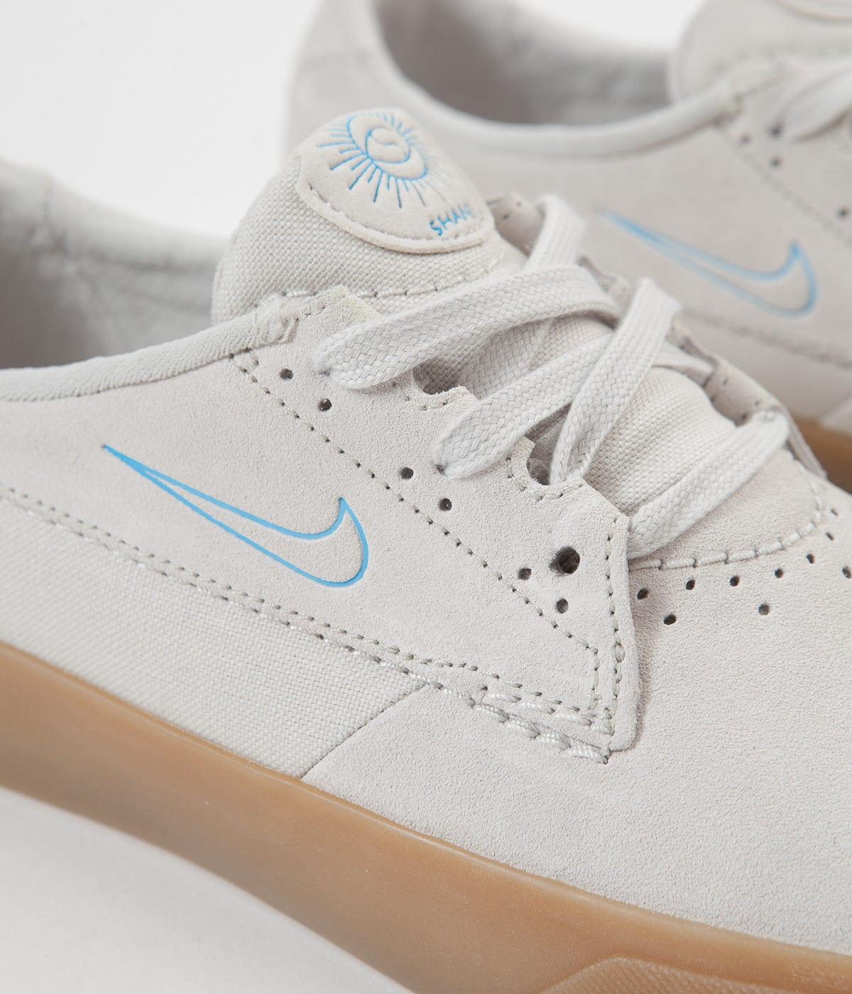 nike sb white gum