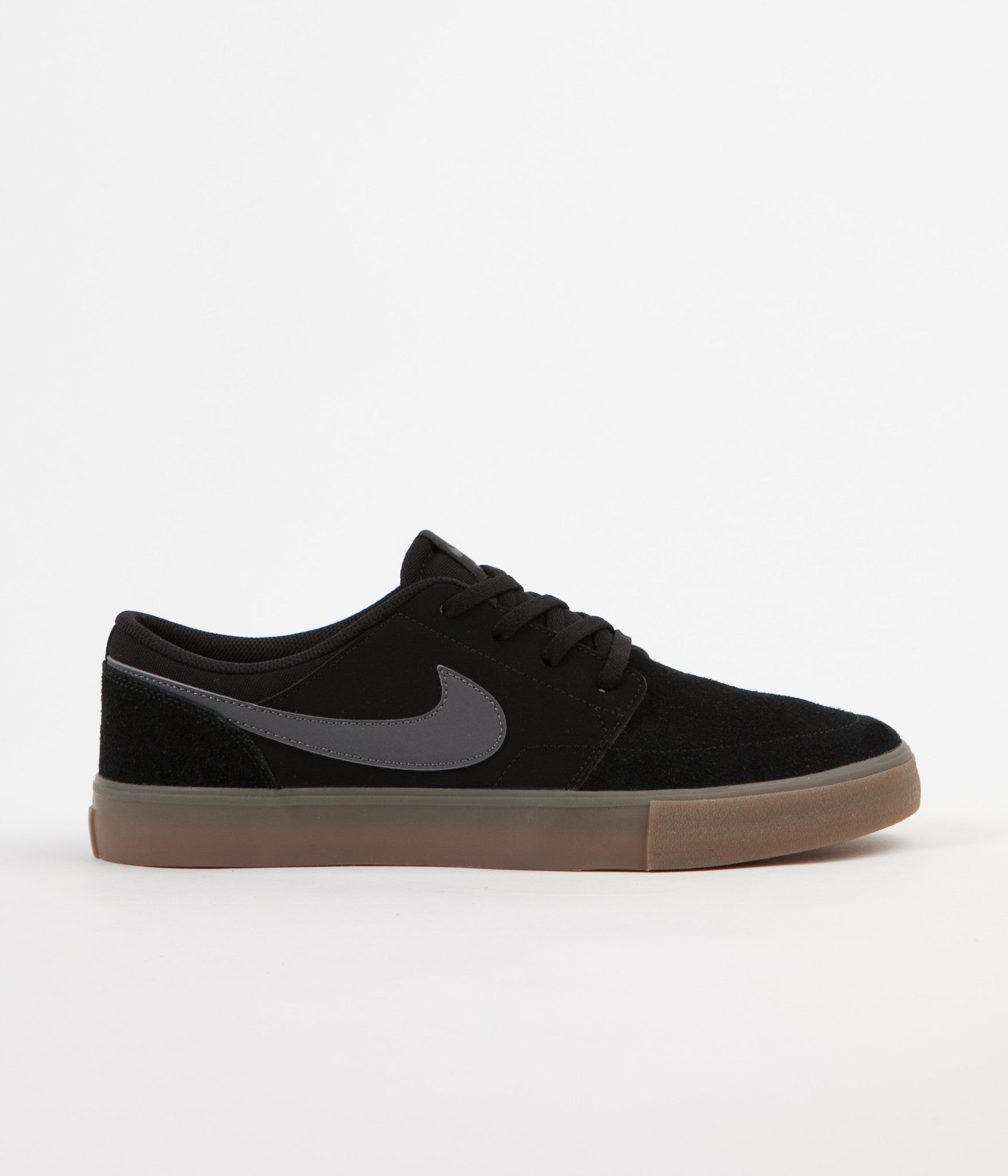 nike sb portmore ii ss trainers with gum sole in black