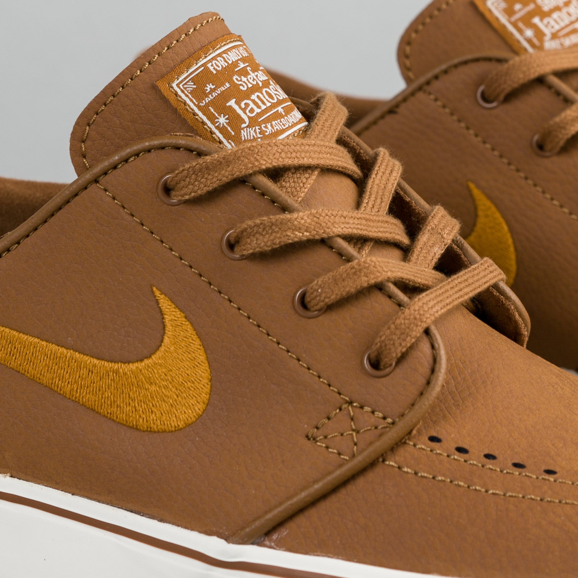 nike brown leather shoes