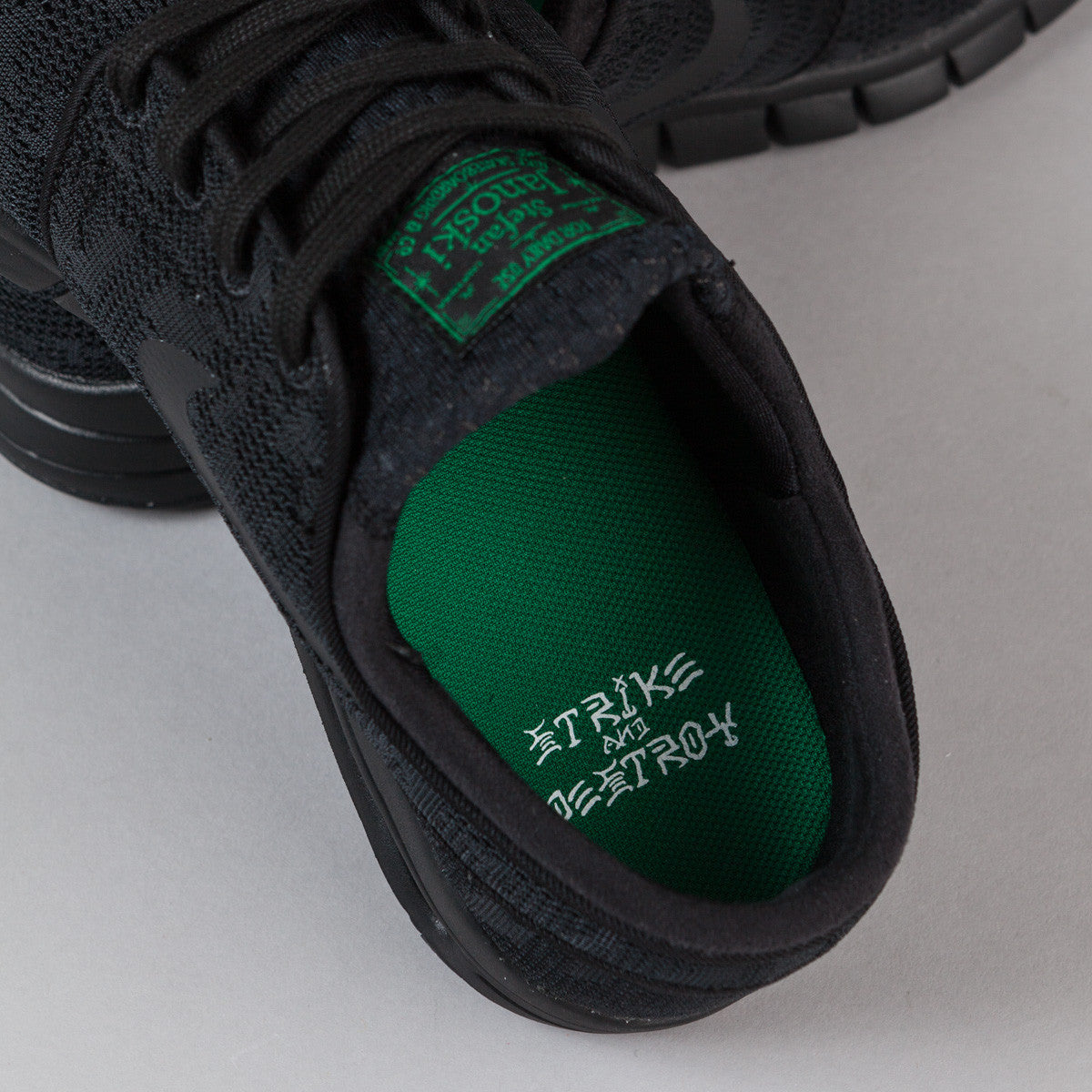 stefan janoski max black pine green