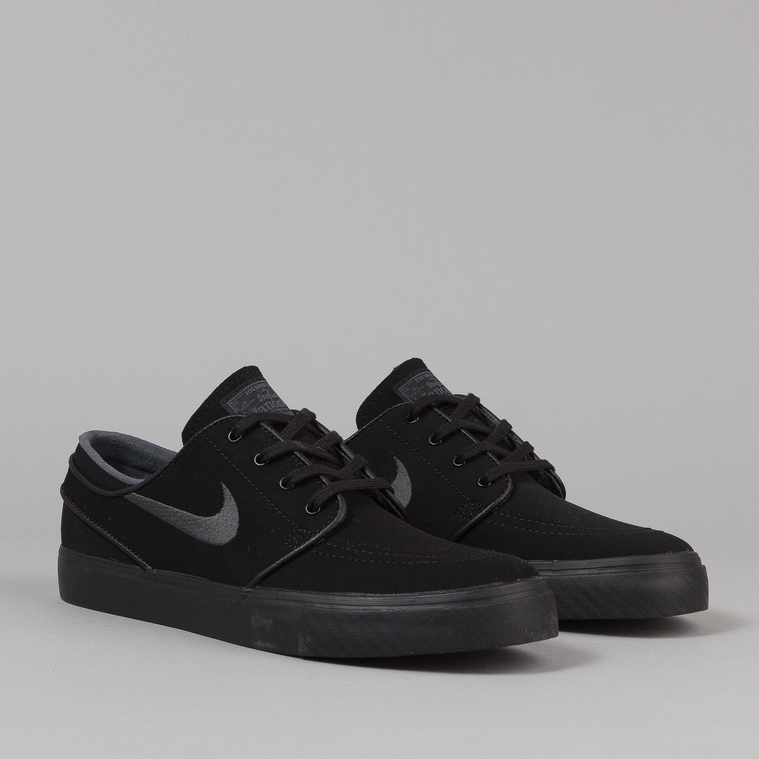 Nike SB Stefan Janoski Shoes - Black / Anthracite | Flatspot