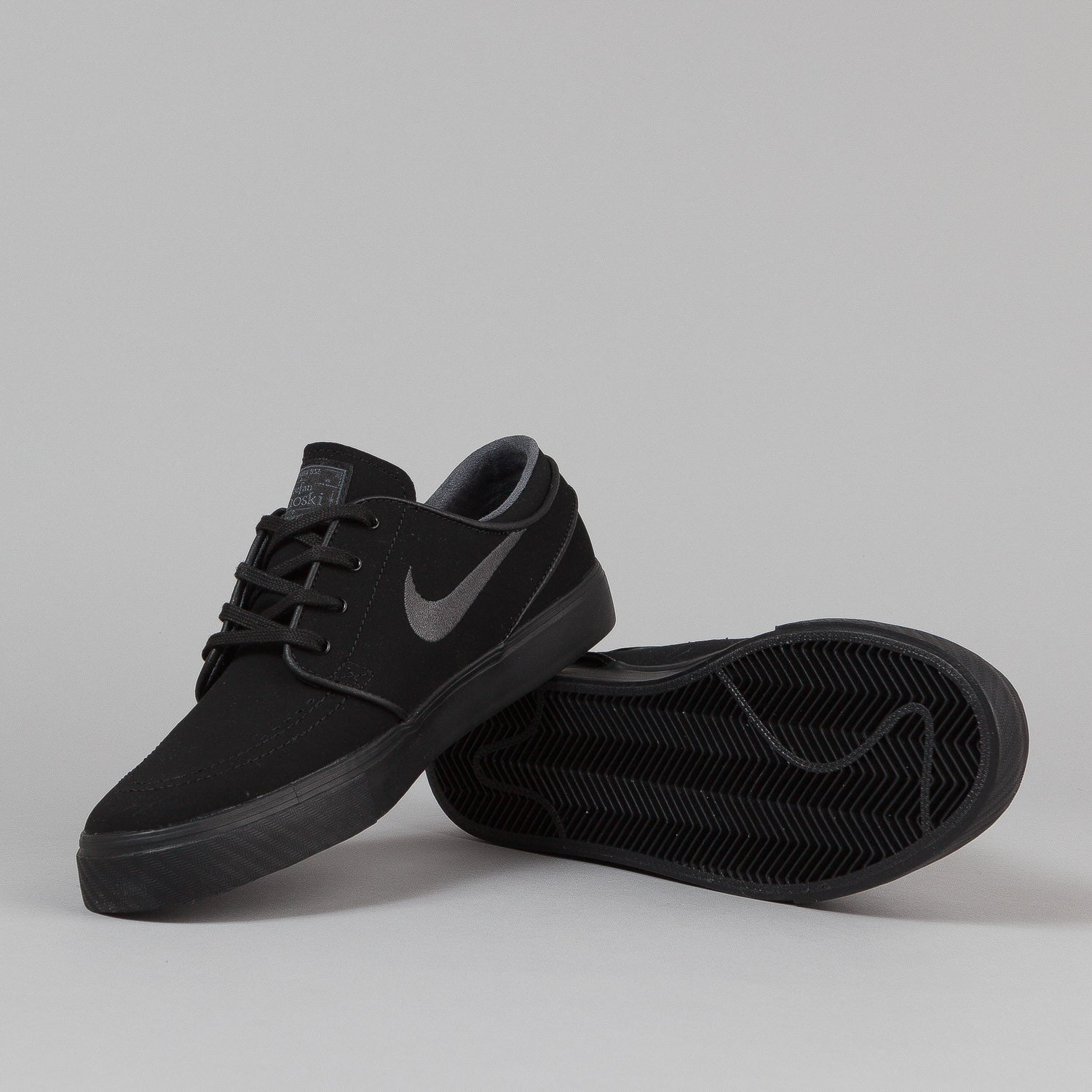 Nike SB Stefan Janoski Shoes - Black / Anthracite | Flatspot