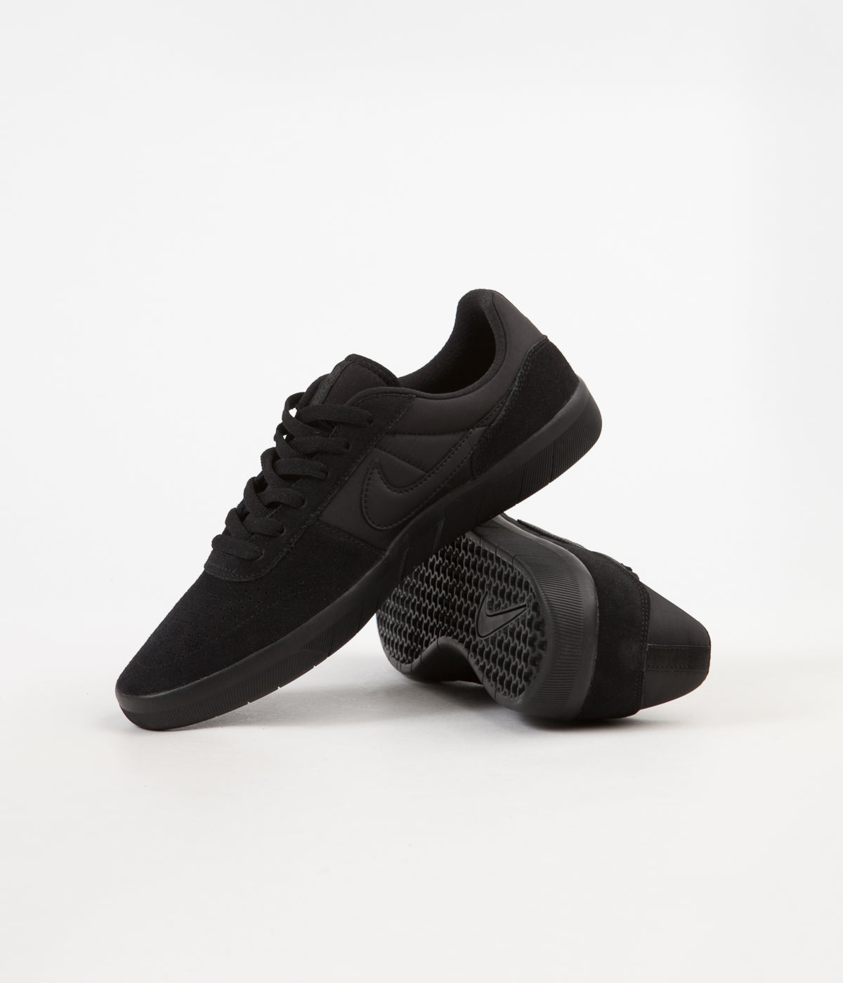 nike classic black shoes