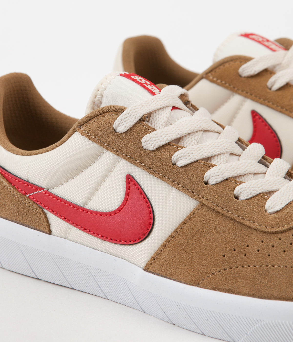 Nike SB Team Classic Shoes - Golden 