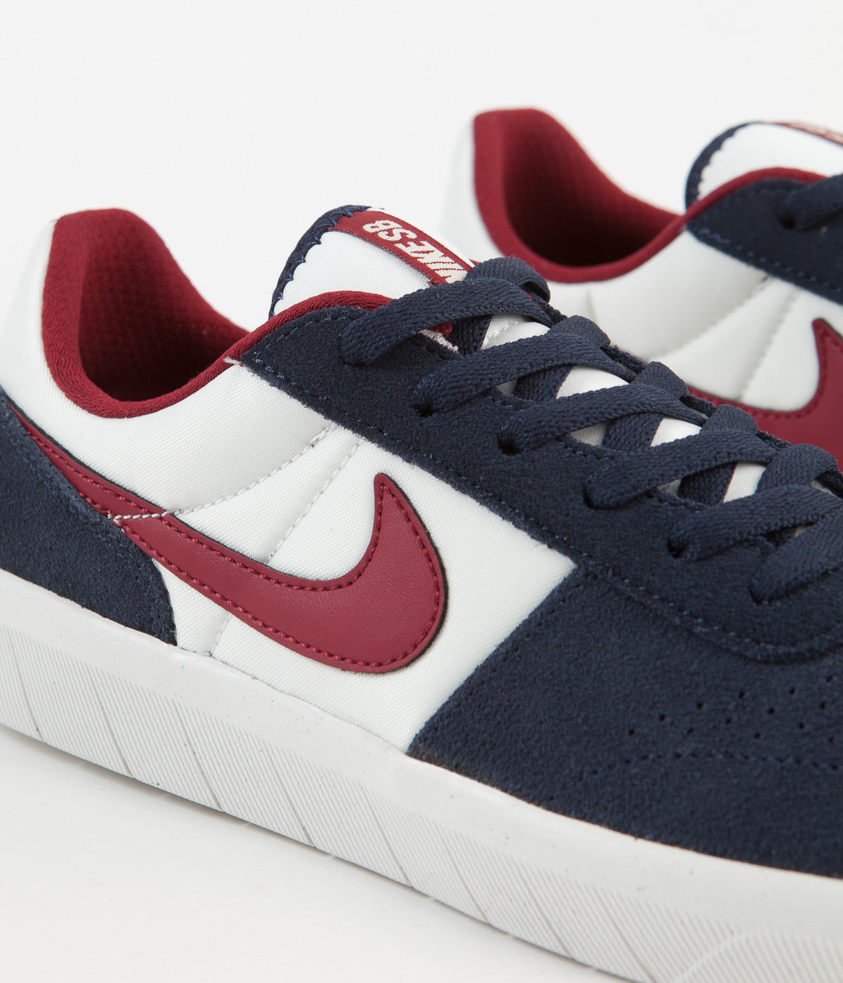 Nike SB Team Classic Shoes - Obsidian / Team Red - Summit White | Flatspot