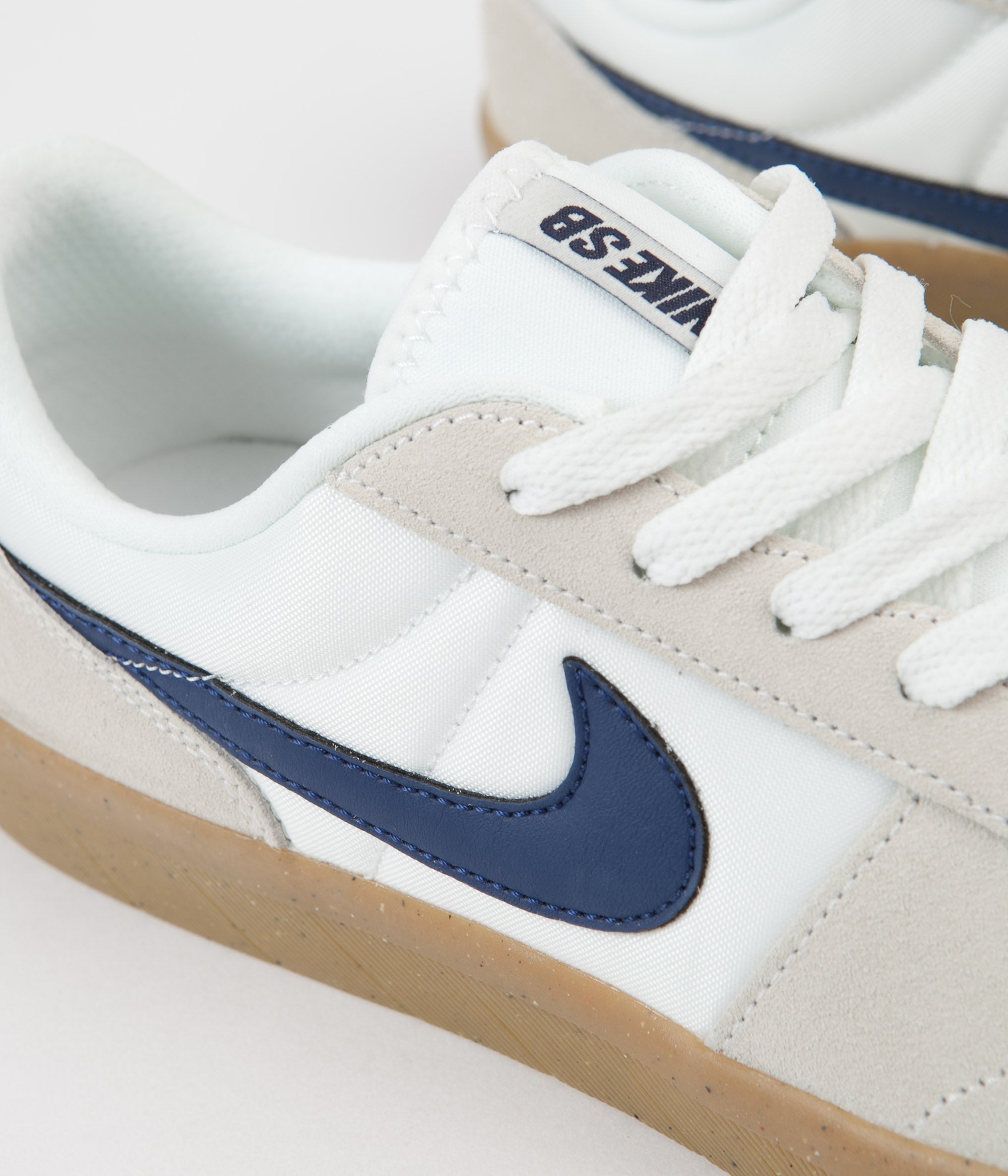 nike sb team classic white blue