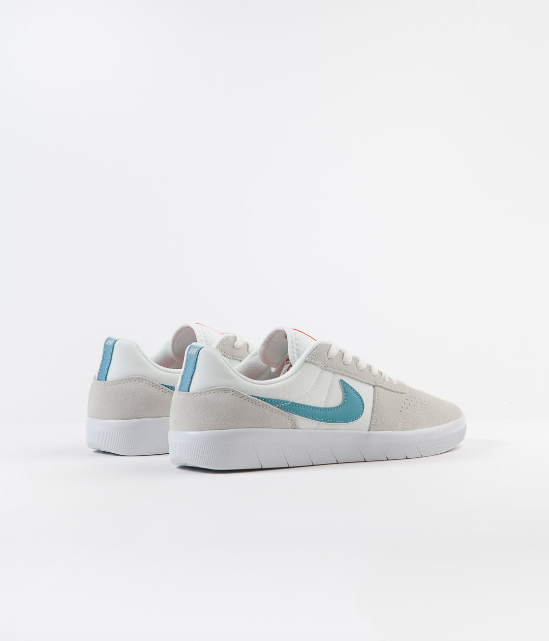 Nike SB Team Classic Shoes - Summit 