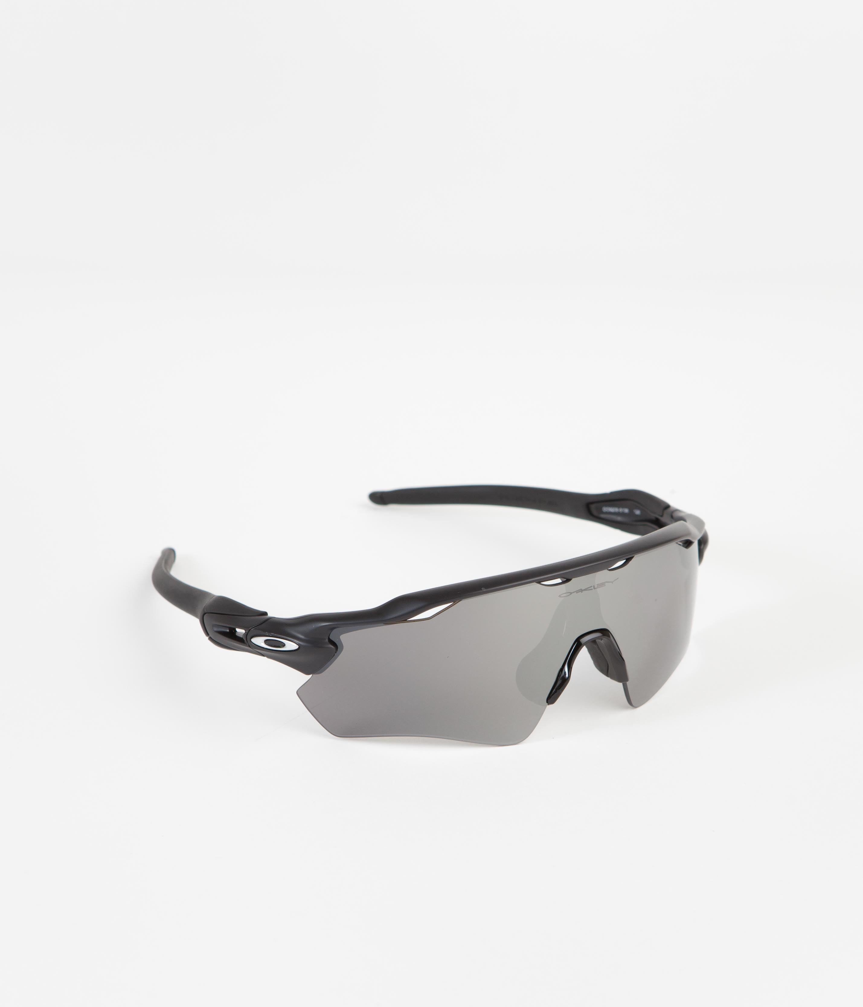 Black oakley shop radar sunglasses