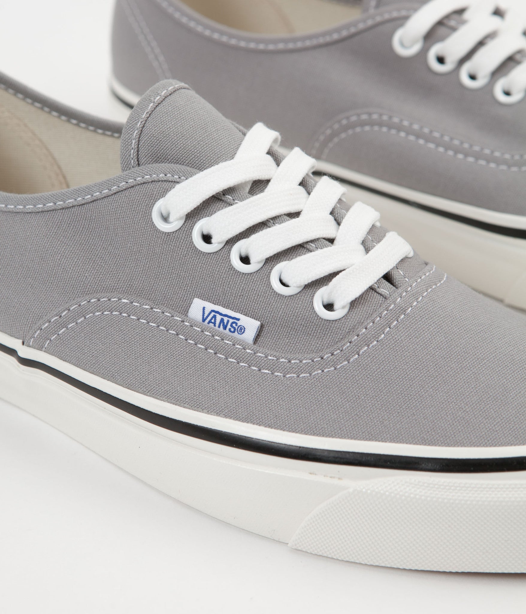 vans authentic light grey