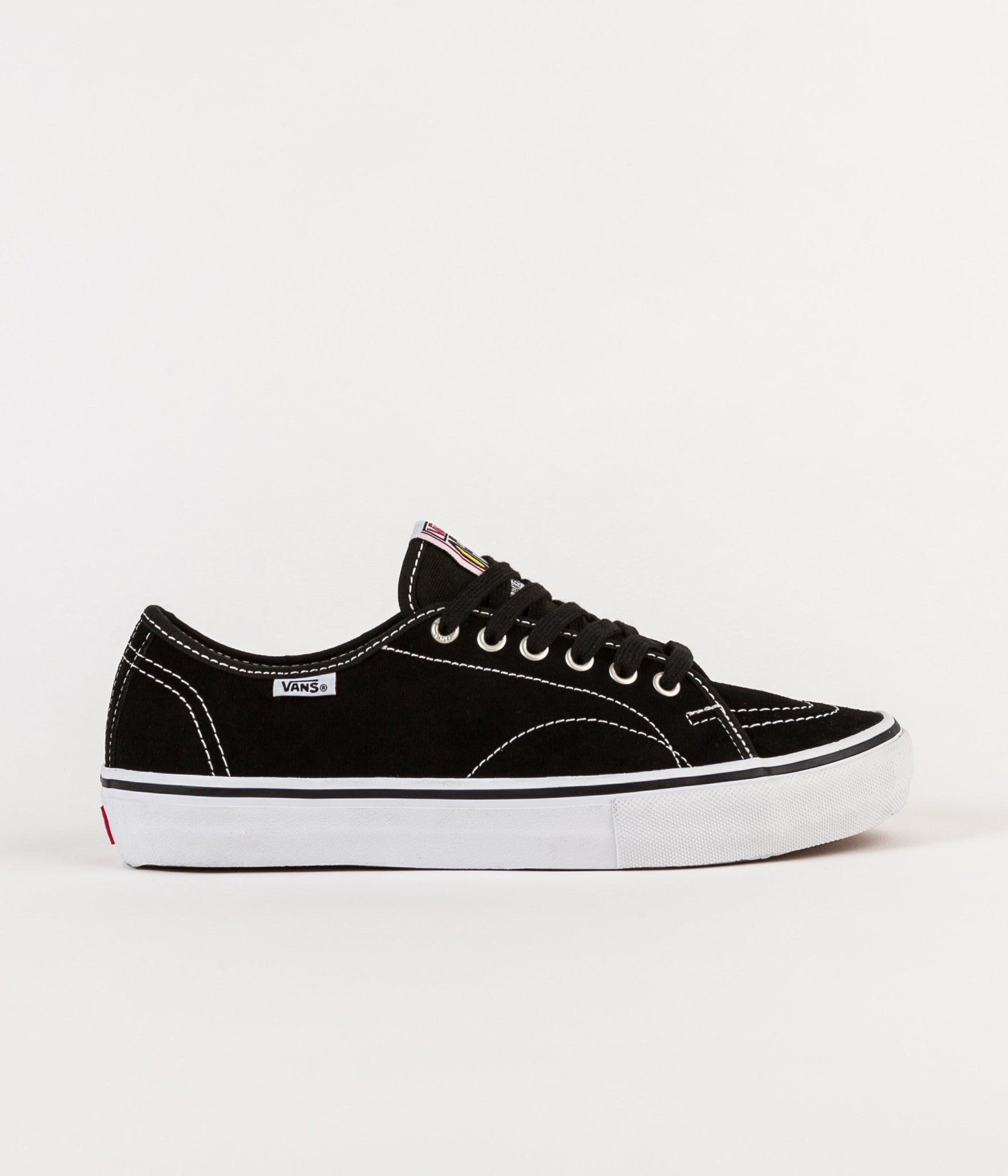 vans av classic pro black white