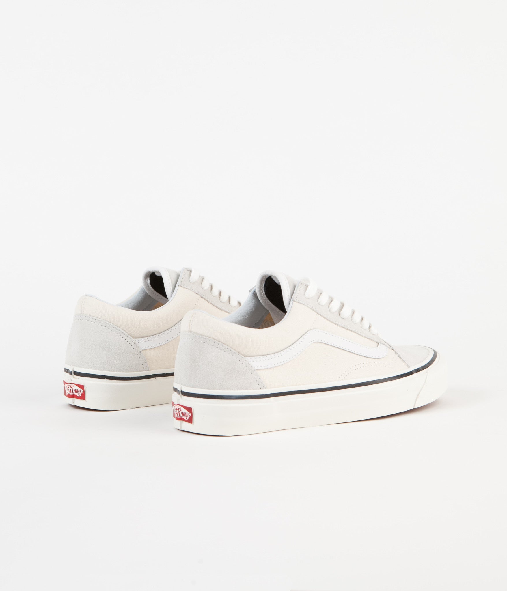 vans anaheim old skool white