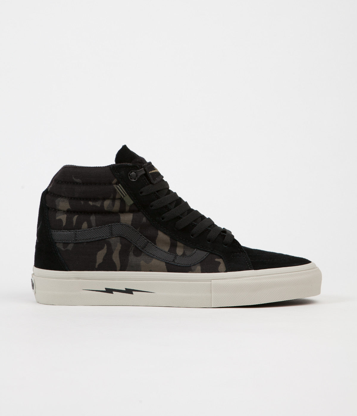 أقسم تحدث موصى به multicam black vans 