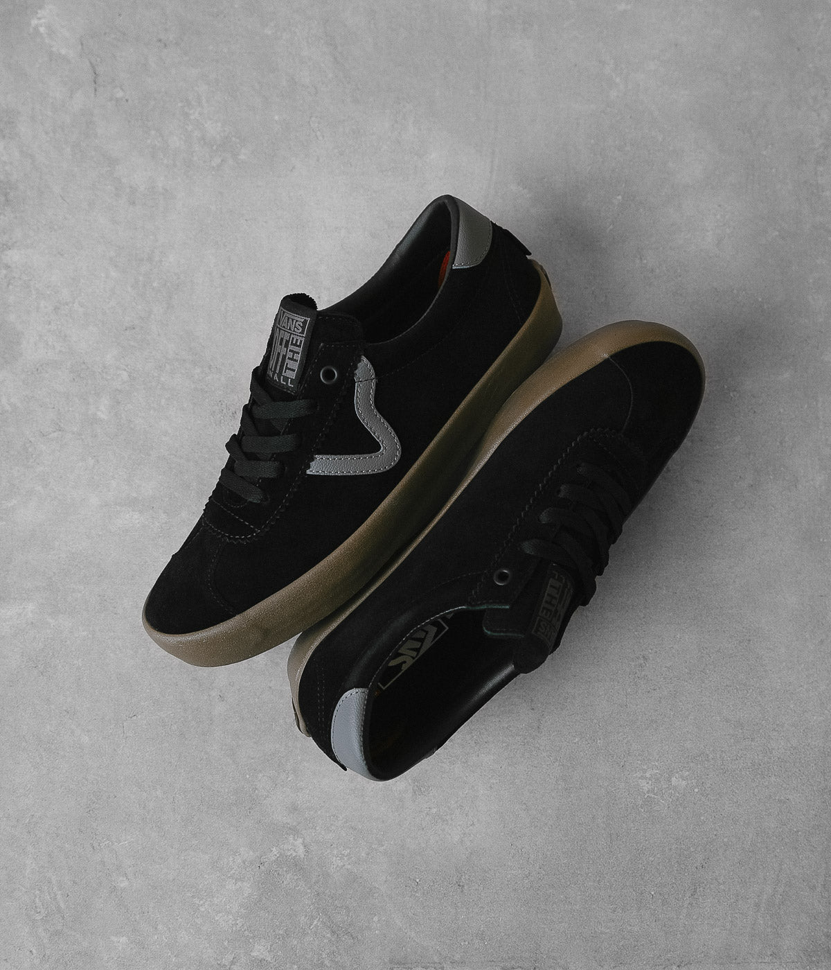 black and gum vans