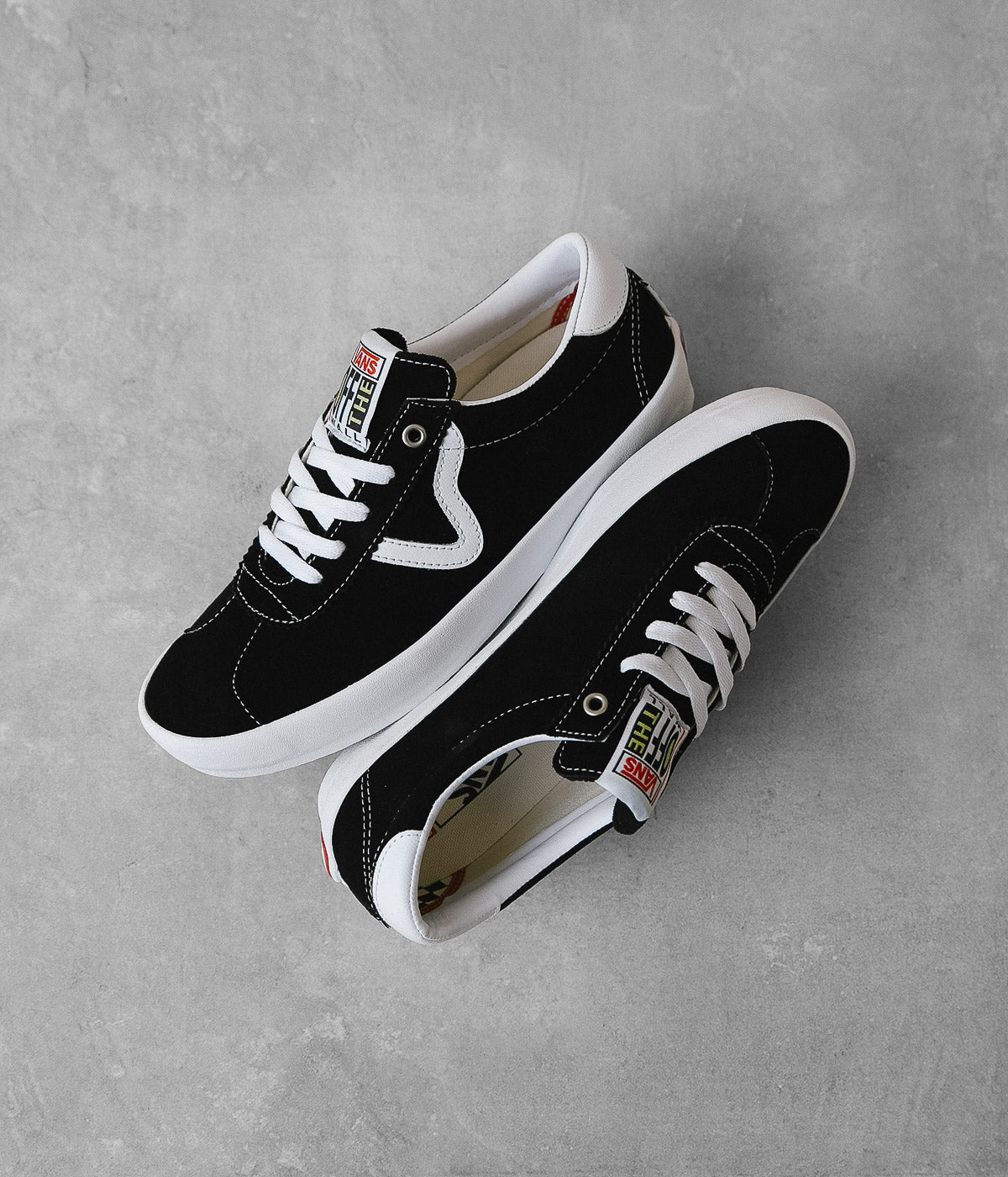 Vans Skate Sport Shoes - Black / White 
