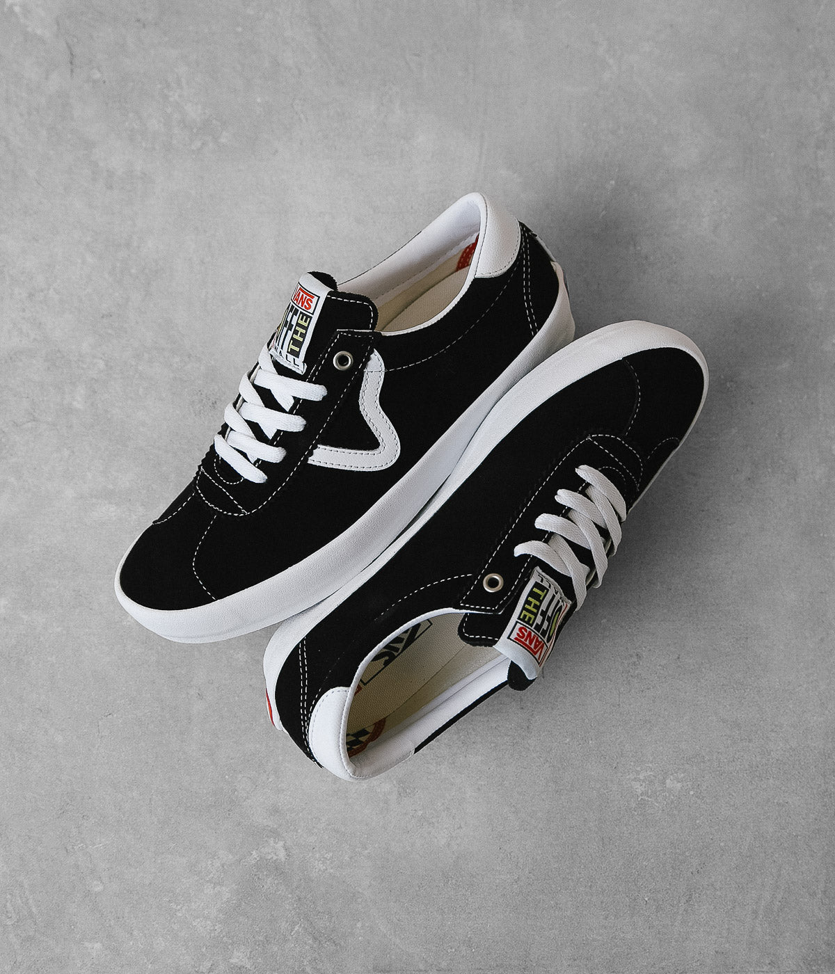 vans shoes black n white