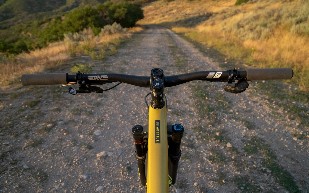 Santa Cruz Tallboy Cockpit | ENVE M7 Carbon MTB Bars | SRAM AXS  | Hayes Dominion Brake Review