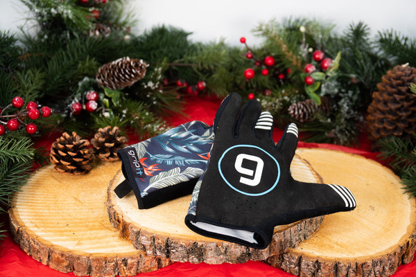 grip it gloves, thread and spoke, cheap cycling shirts, best cycling apparel, best cycling shirts, best cycling accessories, cycling holiday guide, best cycling gifts for Christmas, ugly Christmas sweaters, 