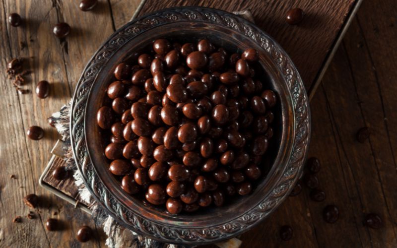 Can you eat coffee beans?  Raw, Roasted, or Chocolate Covered