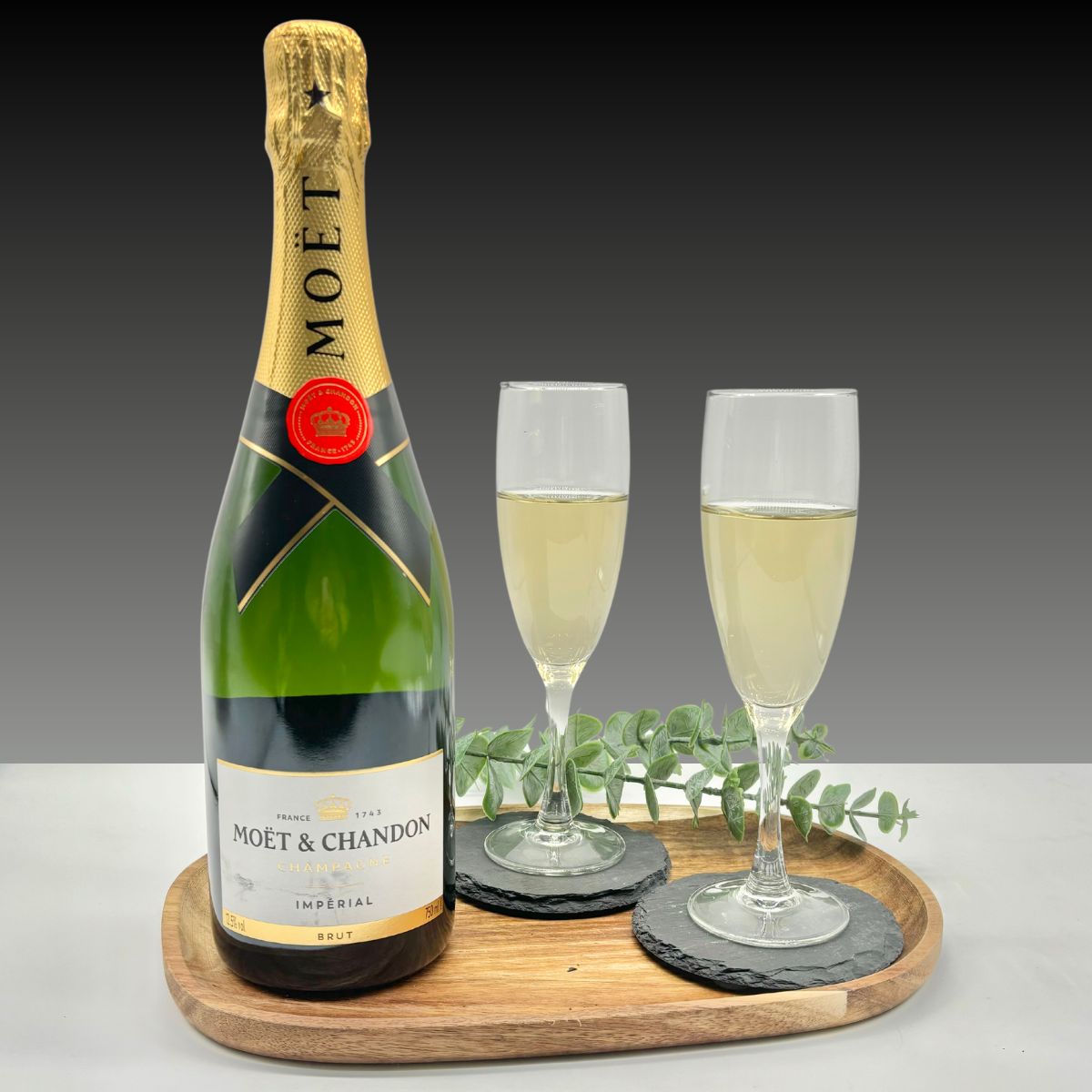 Moet & Chandon Brut Imperial 75cl with 2 x Champagne flutes in Luxury Presentation Box