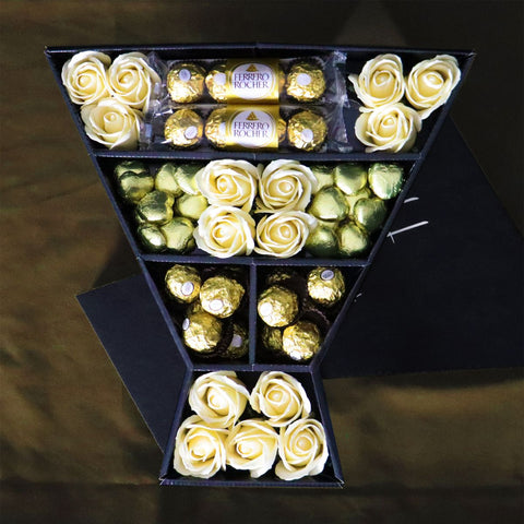 Ferrero Rocher Signature Chocolate Bouquet mit Elfenbeinrosen