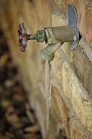 Thaw frozen pipes in your home