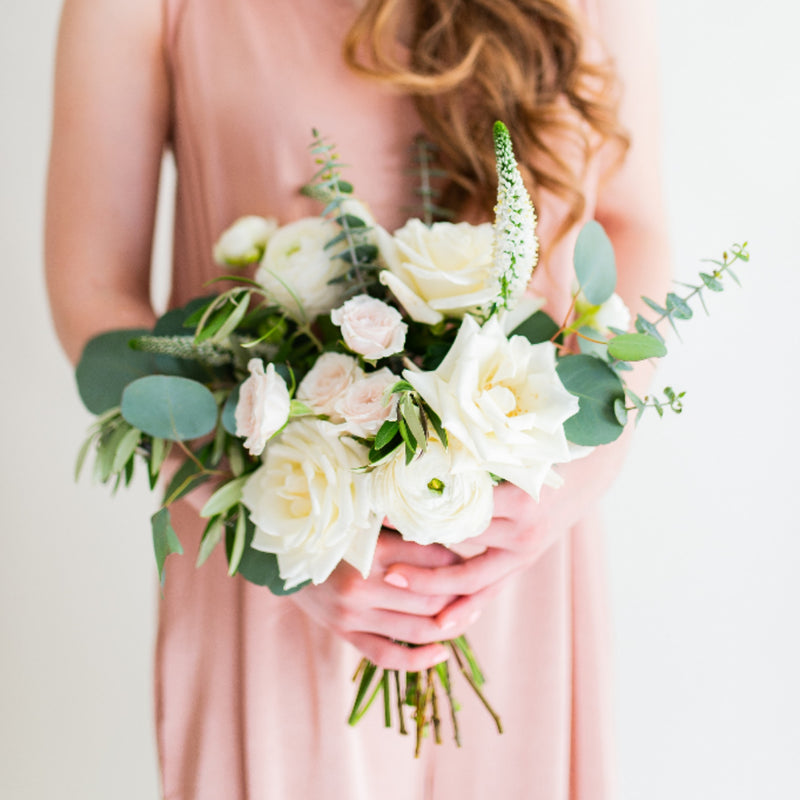 cream bridesmaid bouquet