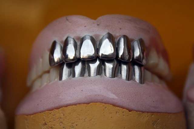 worst ways to clean your jewelry metal teeth