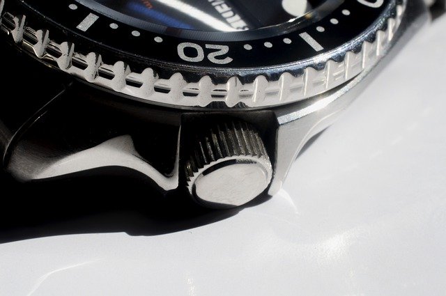 Why Do Some Watches Have a Rotating Outer Ring? seiko bezel