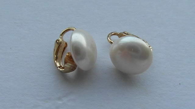 2020 jewelry trends natural pearl earrings