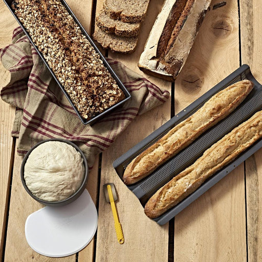 https://cdn.shopify.com/s/files/1/1204/5544/products/de-buyerbh77471300bread-pan-330894_512x.jpg?v=1653674647