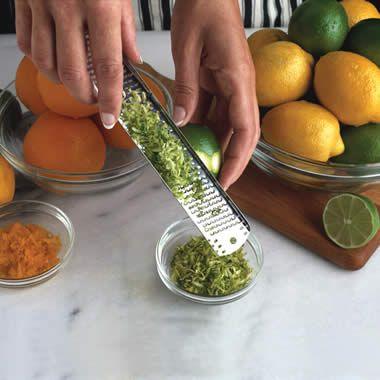 Microplane 34011 - Premium Adjustable Cheese Plane Grater Slicer Zester  Medium Ribbon