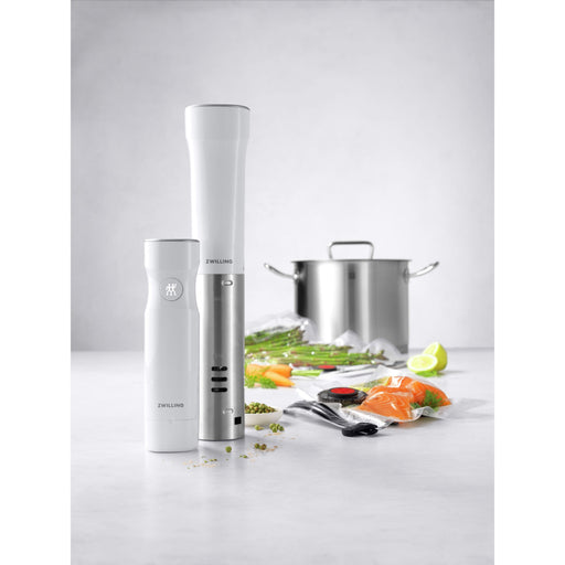 https://cdn.shopify.com/s/files/1/1204/5544/products/zwilling-enfinigy-sous-vide-starter-set-4_512x.jpg?v=1652453605