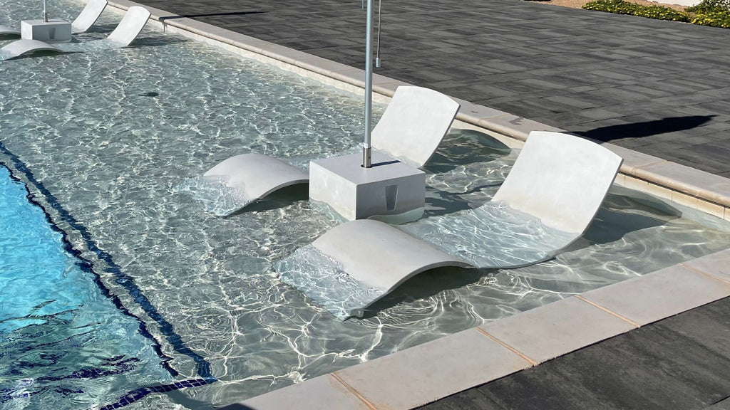 The curve 2 pool lounger by studio redrock