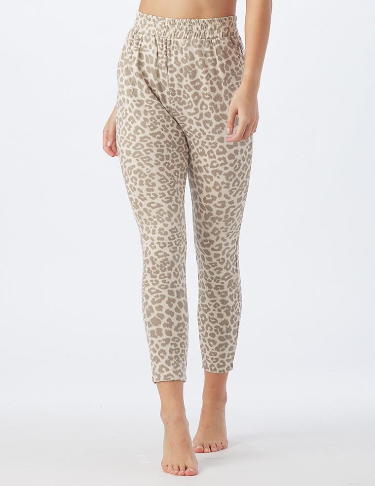 Powder Jogger: Oatmilk Leopard