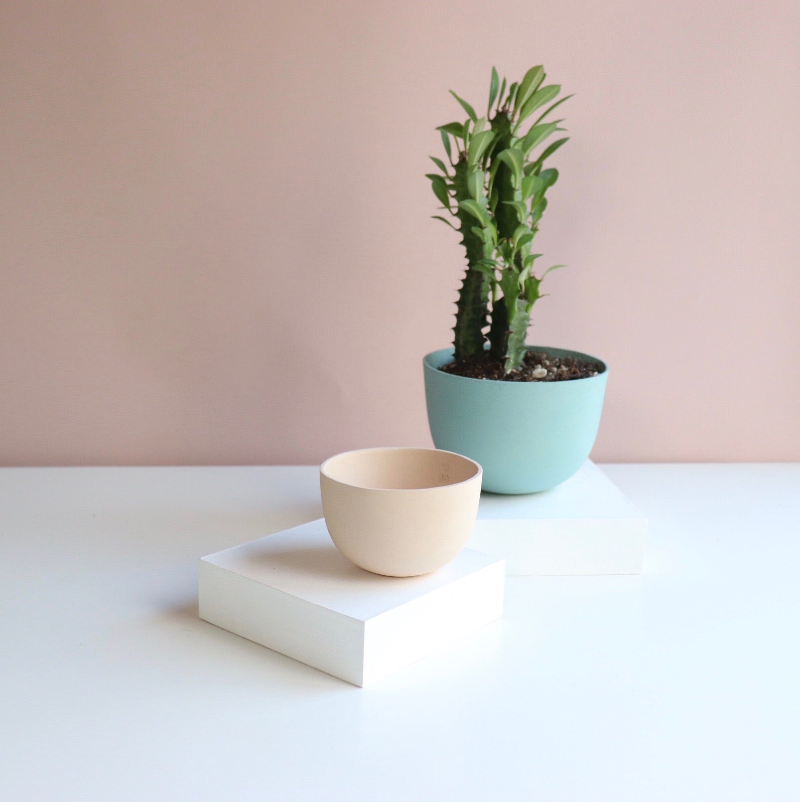 Small Jupiter Pots/Planters - Straw Yellow