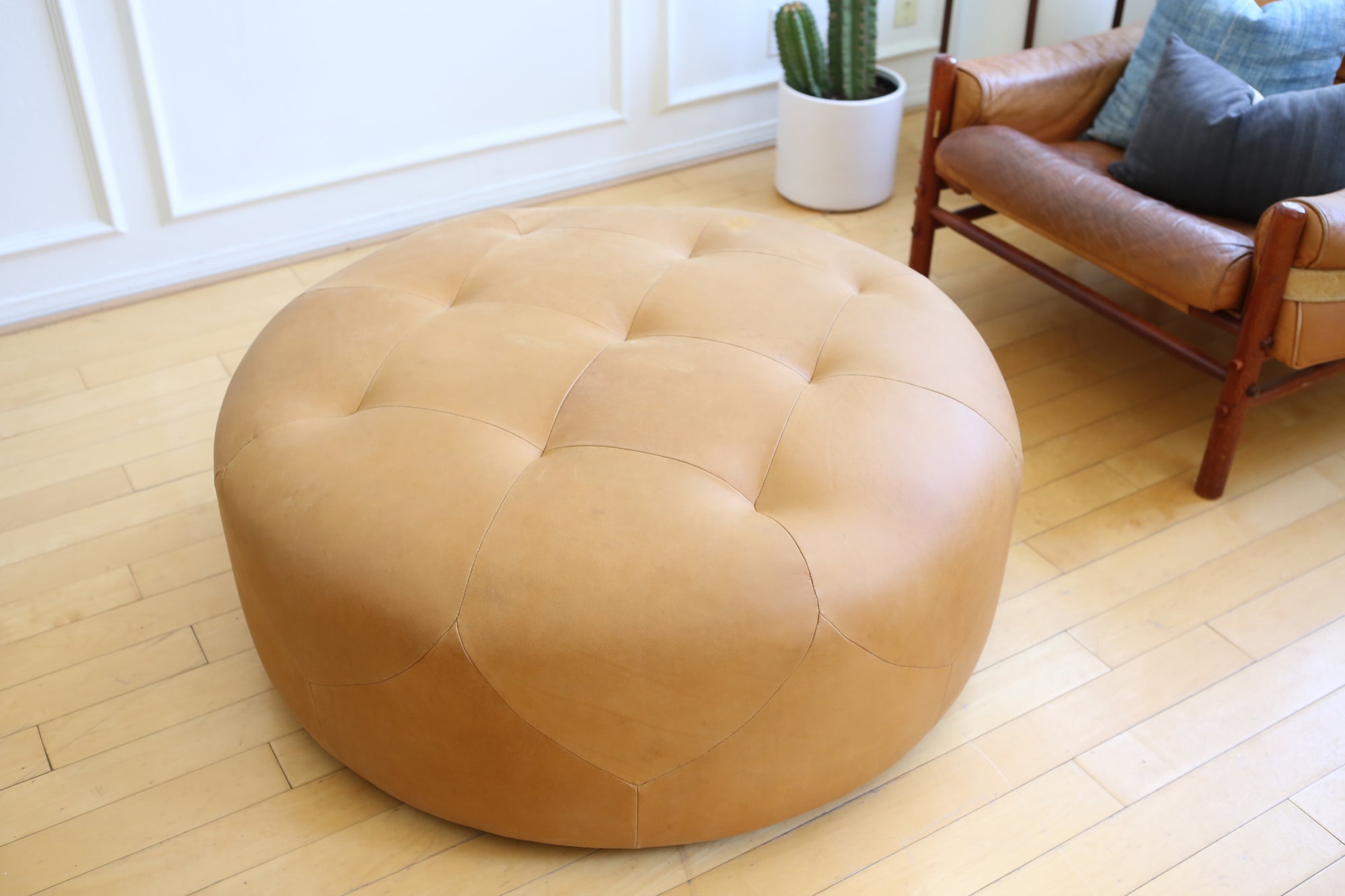 Genuine Round Leather Ottoman Coffee Table No 604 Shopgoldenpineapple