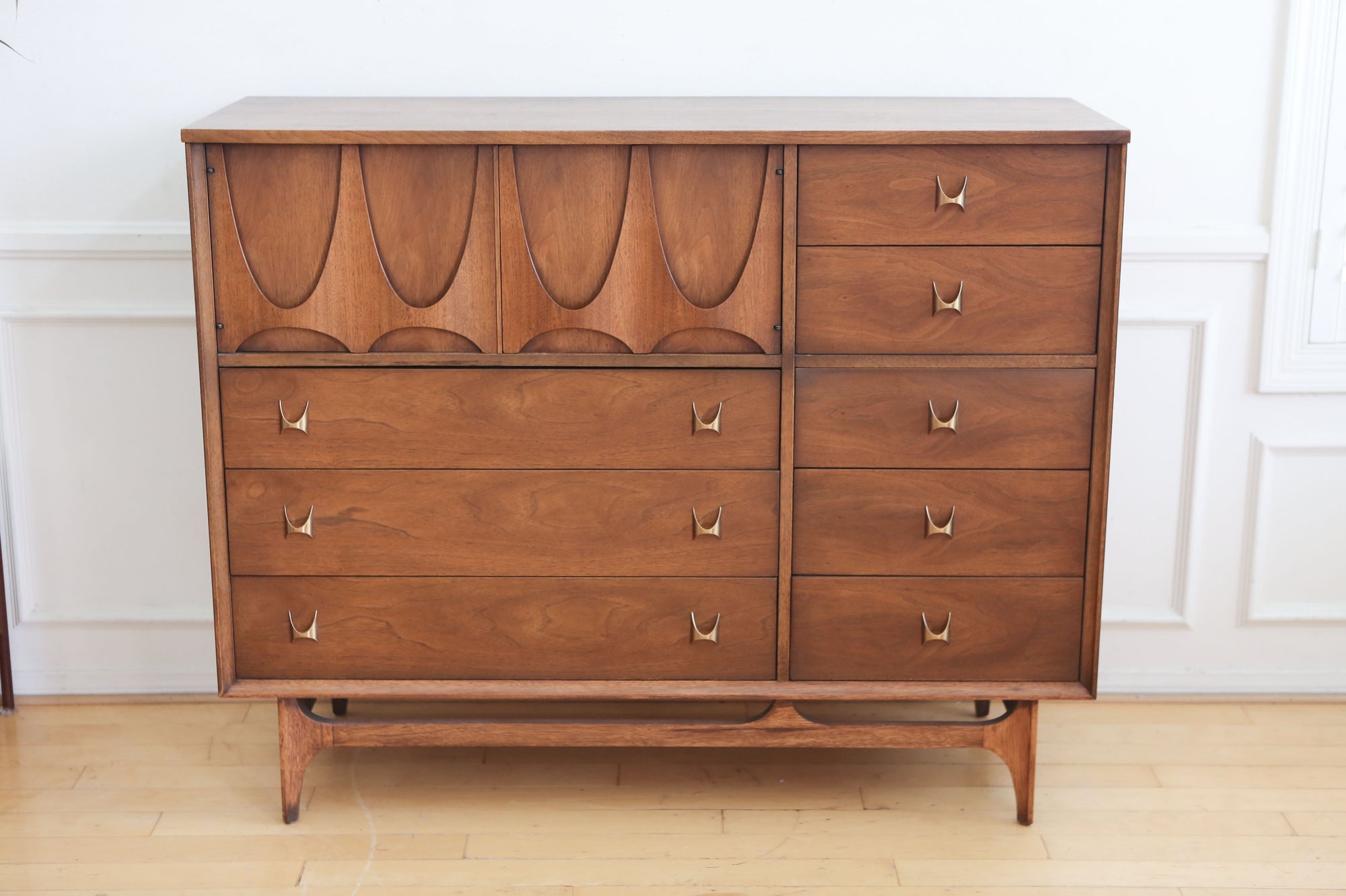 Broyhill Brasilia Magna Sculpted Walnut Dresser Chest