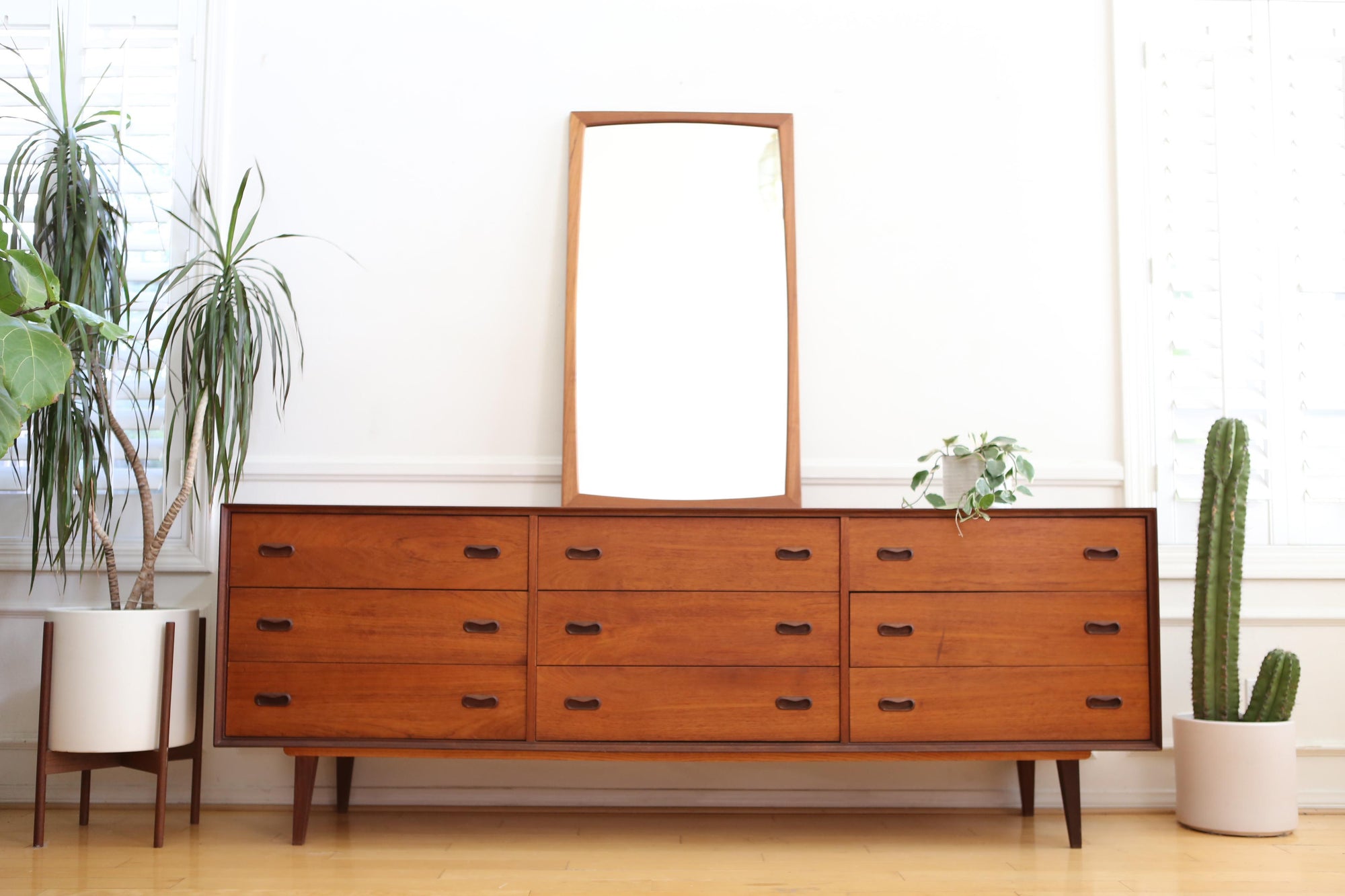 Featured image of post Danish Modern Mid Century Mirrors : Great savings &amp; free delivery / collection on many items.