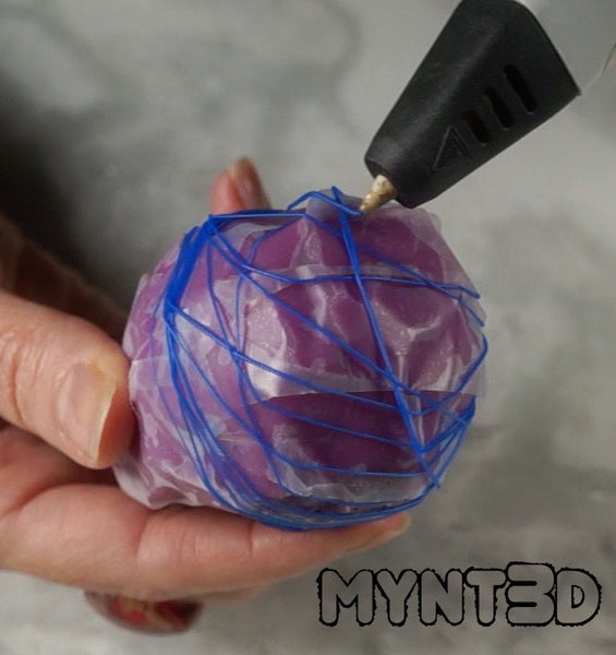 Make 3D pen art with the help of play dough to create a form to work from. Easy and fun projects for beginners from MYNT3D