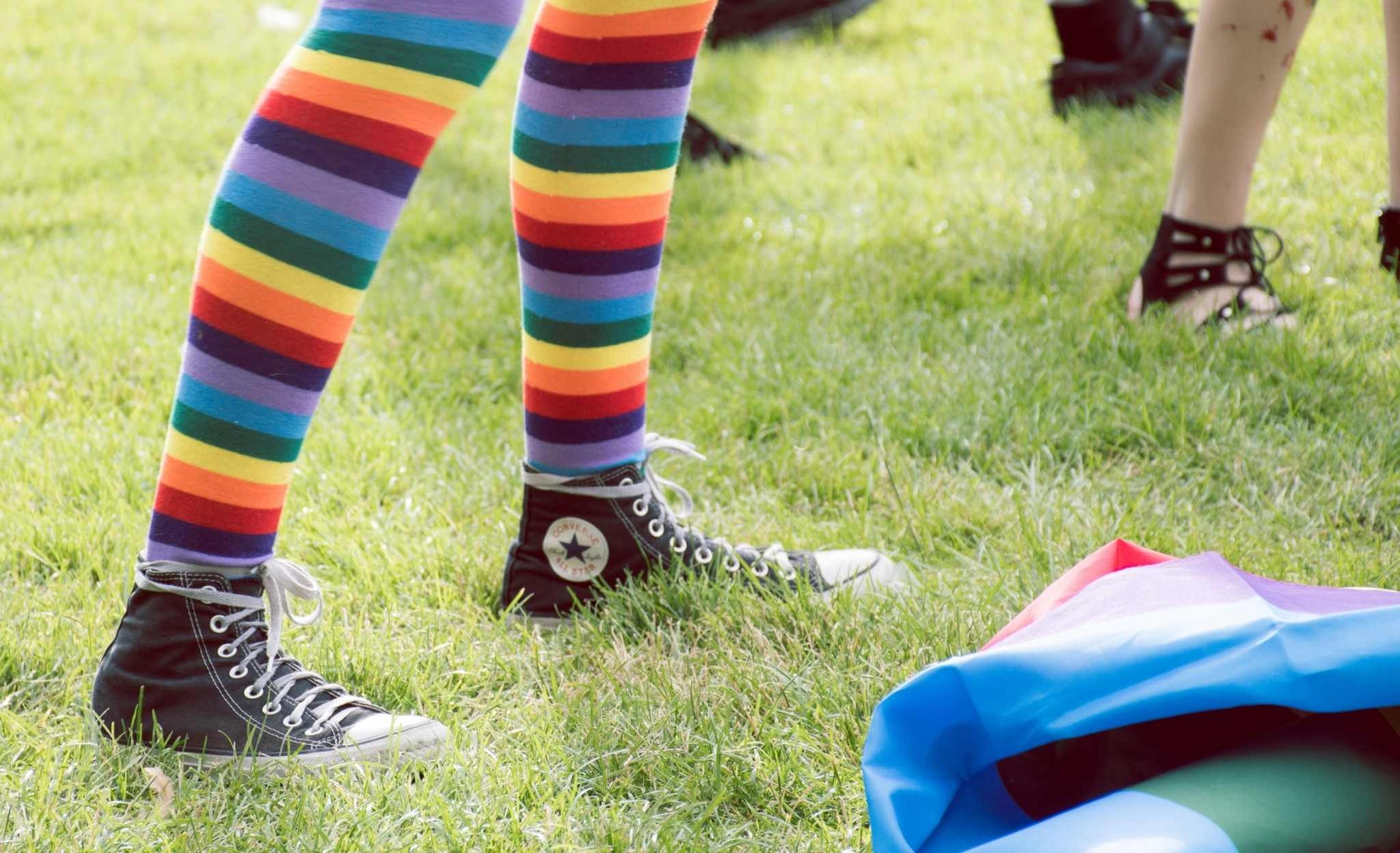 converse and socks