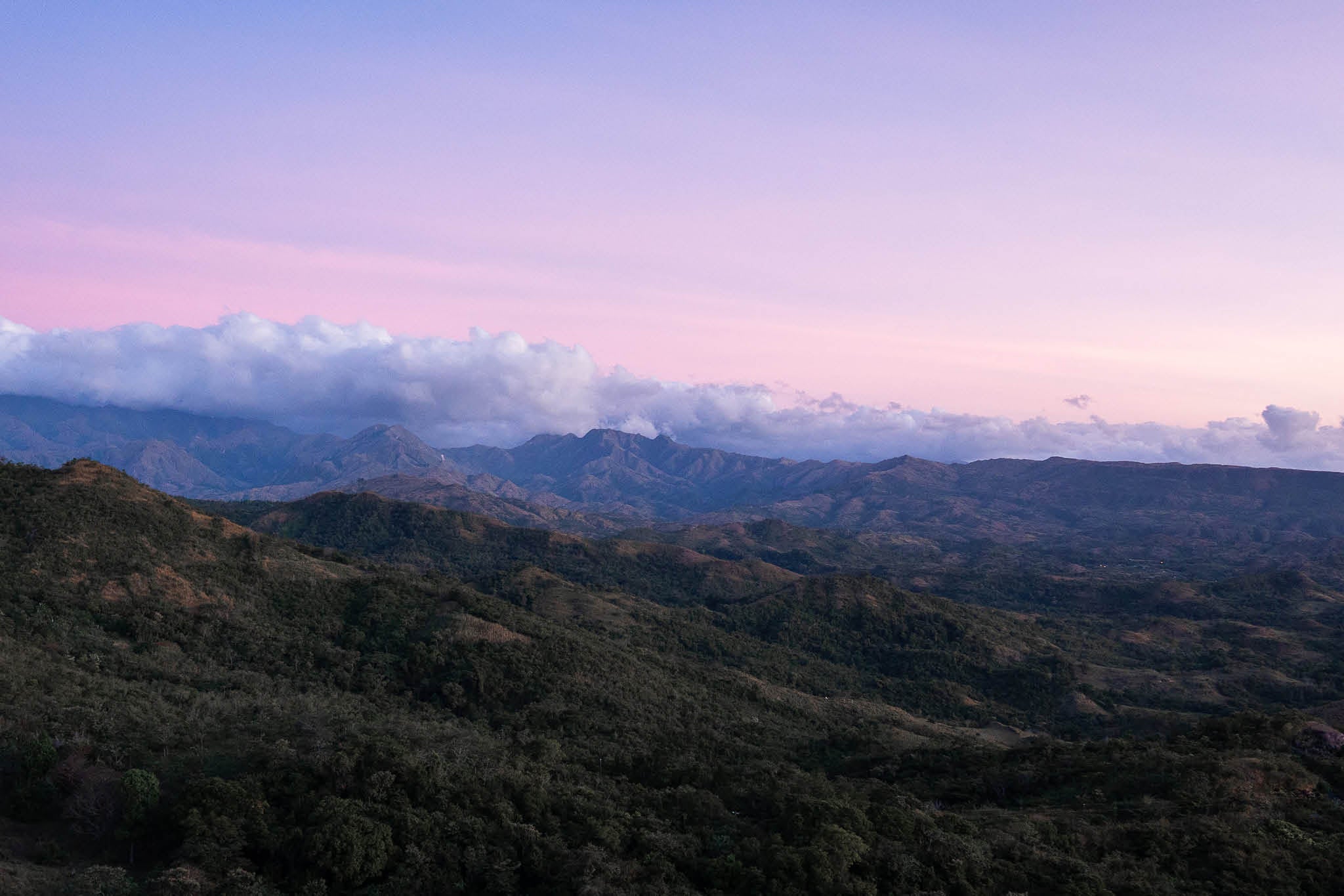 Montagnes et coucher de soleil au Panama