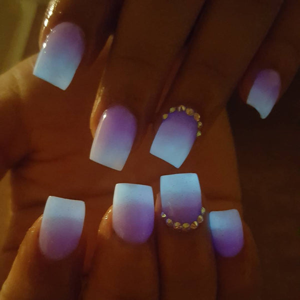 glow in the dark blue nail polish