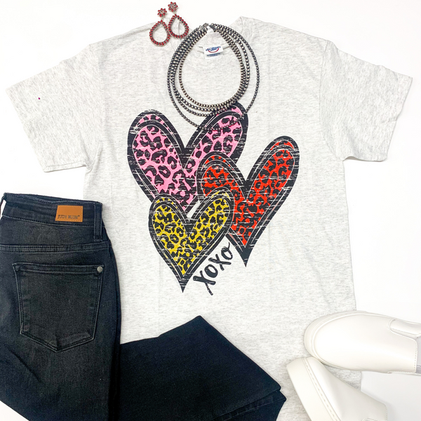 Last Chance Youth Small | Wild Hearts Leopard Multi Hearts Graphic Tee in Heather Grey